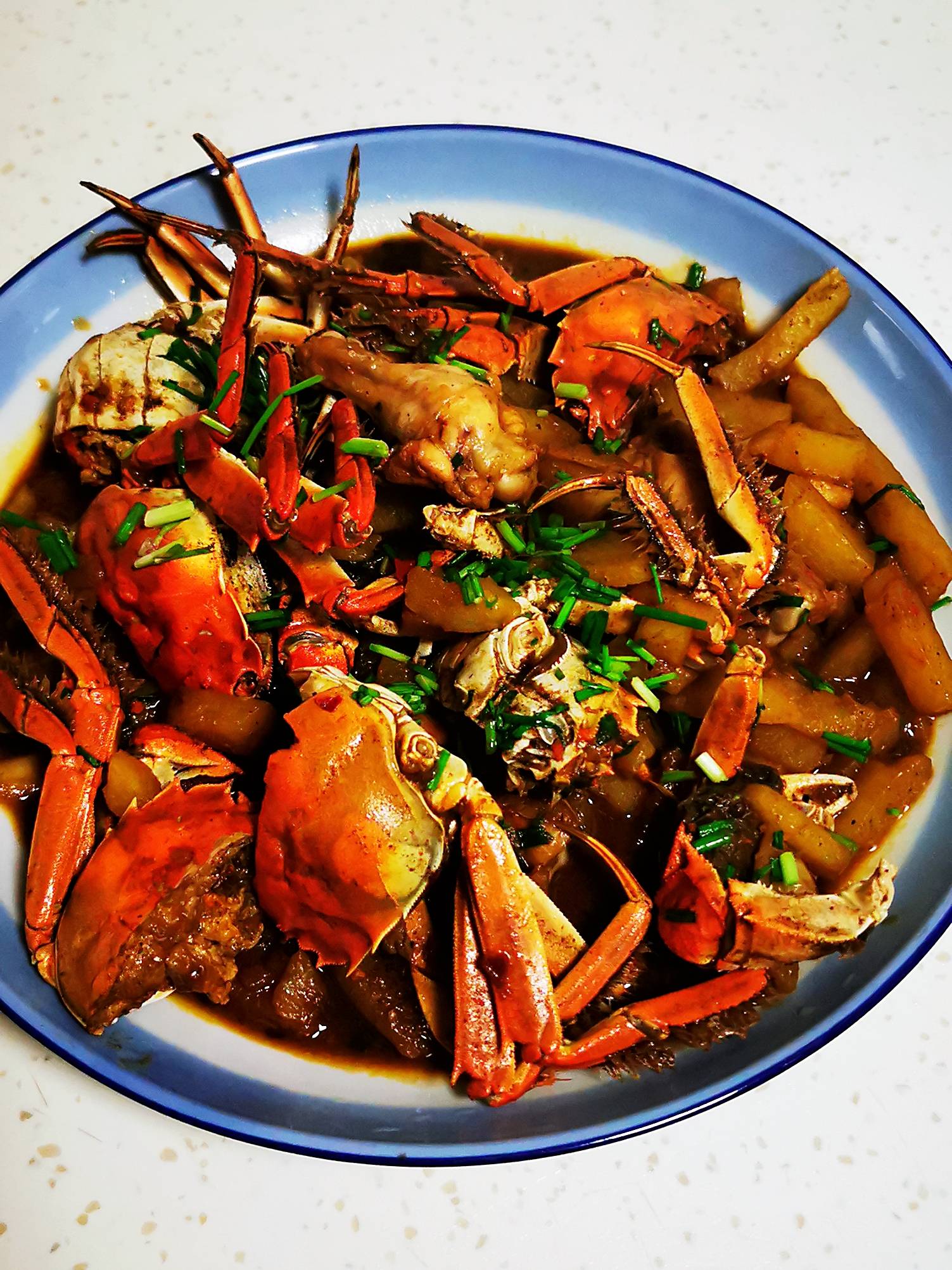 土豆燉河蟹的做法-麻辣味燒菜譜-易網健康養生網 土豆燉河蟹的做法-麻辣味燒菜譜
