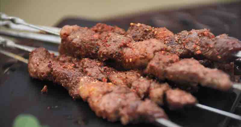 烤羊肉串的做法-家常味烤菜譜-易網健康養生網 烤羊肉串的做法-家常味烤菜譜