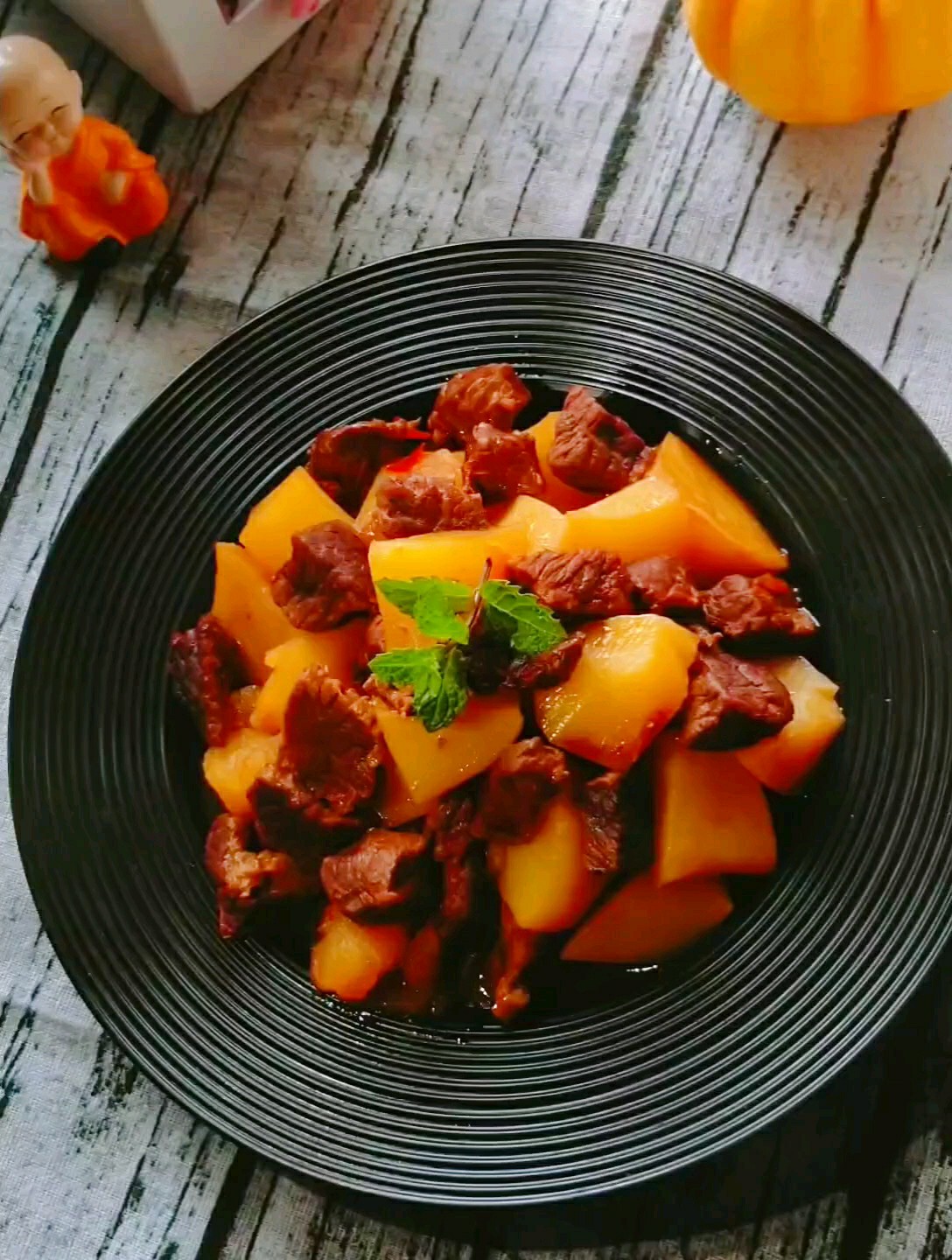牛肉燉土豆的做法-家常味燒菜譜
