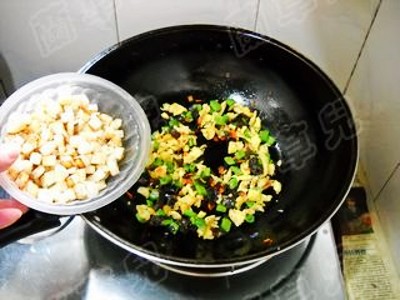 醬香饅頭炒雞蛋的做法-家常味炒菜譜
