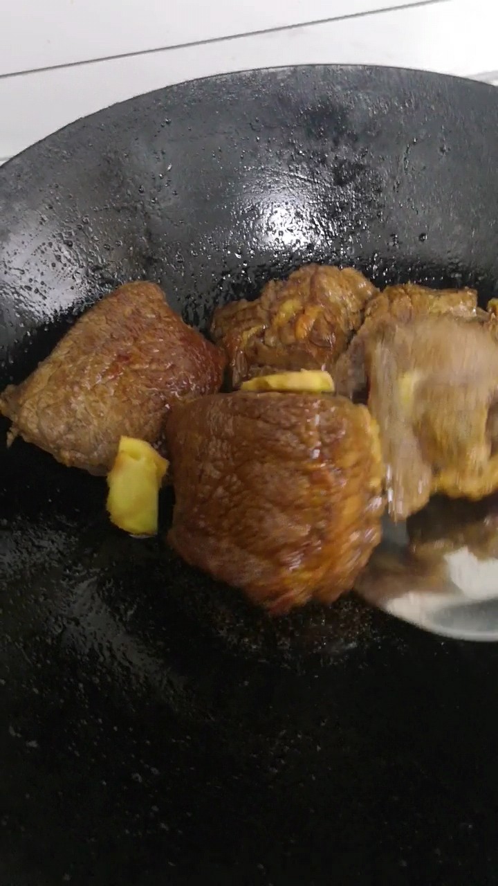 五香鹵牛肉的做法-五香味鹵菜譜
