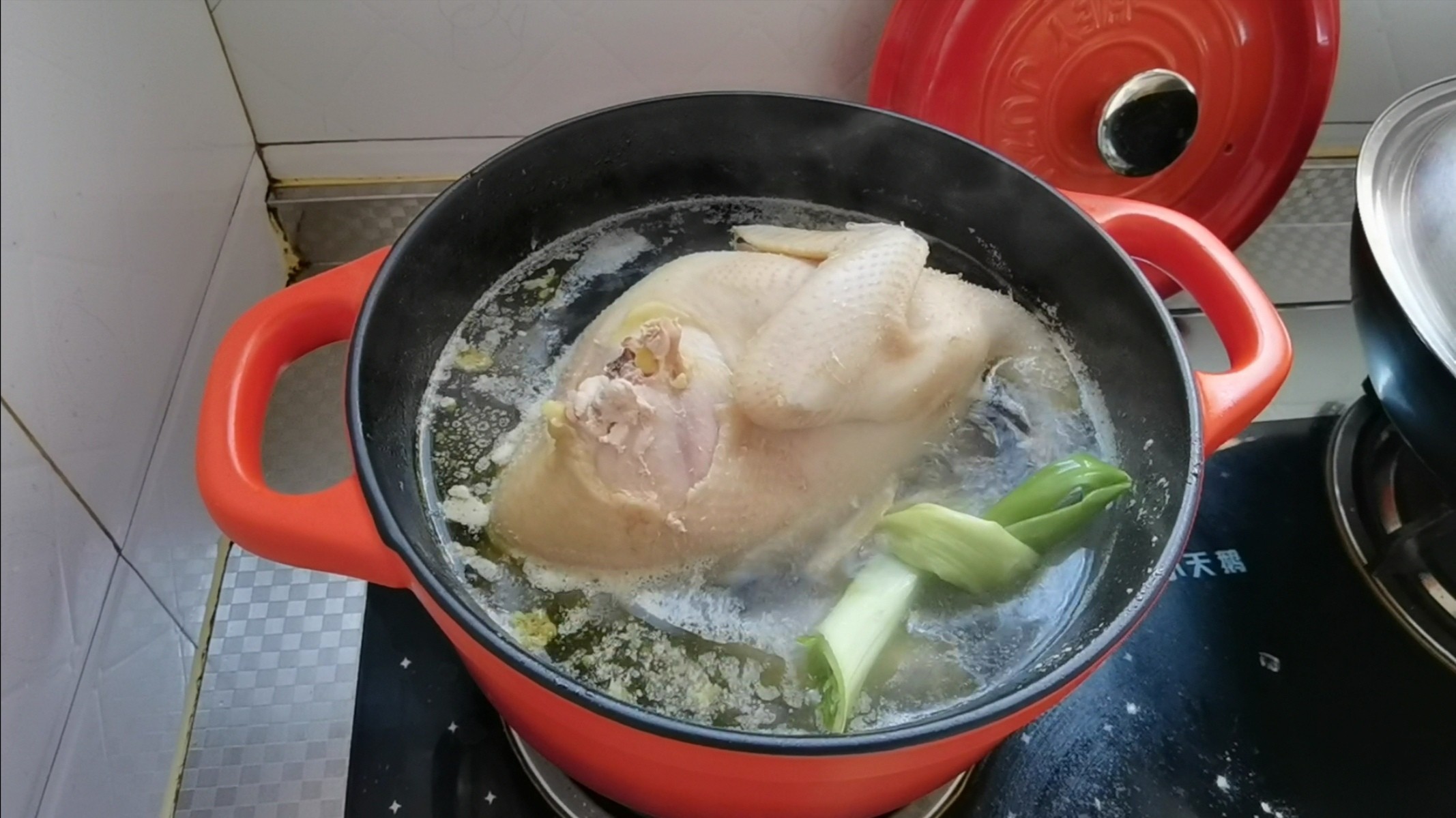 東北人最愛(ài)的小雞燉蘑菇土豆的做法-家常味燉菜譜