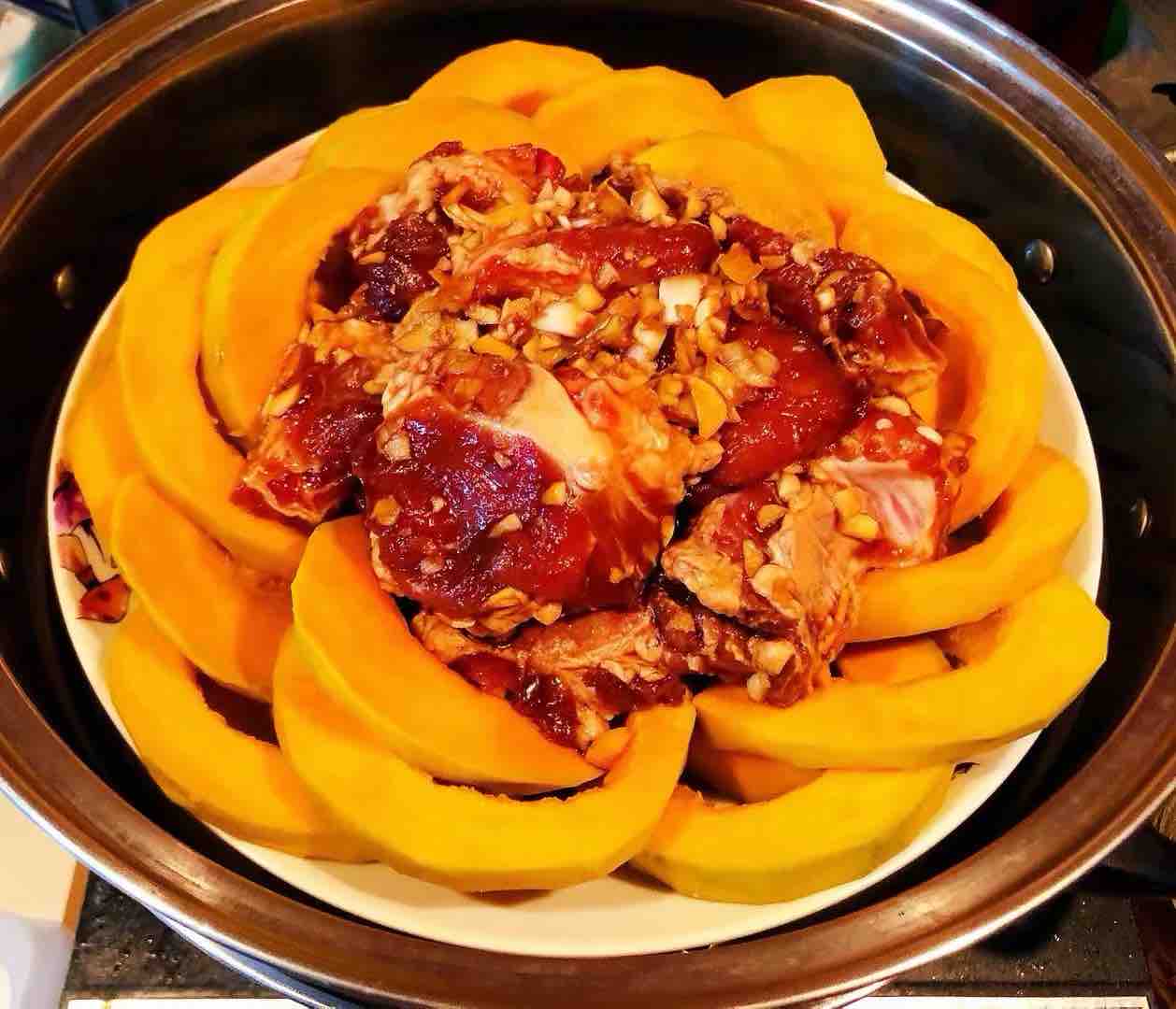 排骨蒸南瓜的做法-咸鮮味蒸菜譜