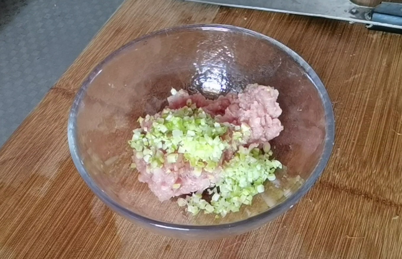 立冬之后蓮藕就應該這樣吃,軟糯鮮香營養豐富的做法-家常味蒸菜譜-易網<a href=http://www.aoa7937.com/ target=_blank class=infotextkey>健康養生</a>網 立冬之后蓮藕就應該這樣吃,軟糯鮮香營養豐富的做法-家常味蒸菜譜
