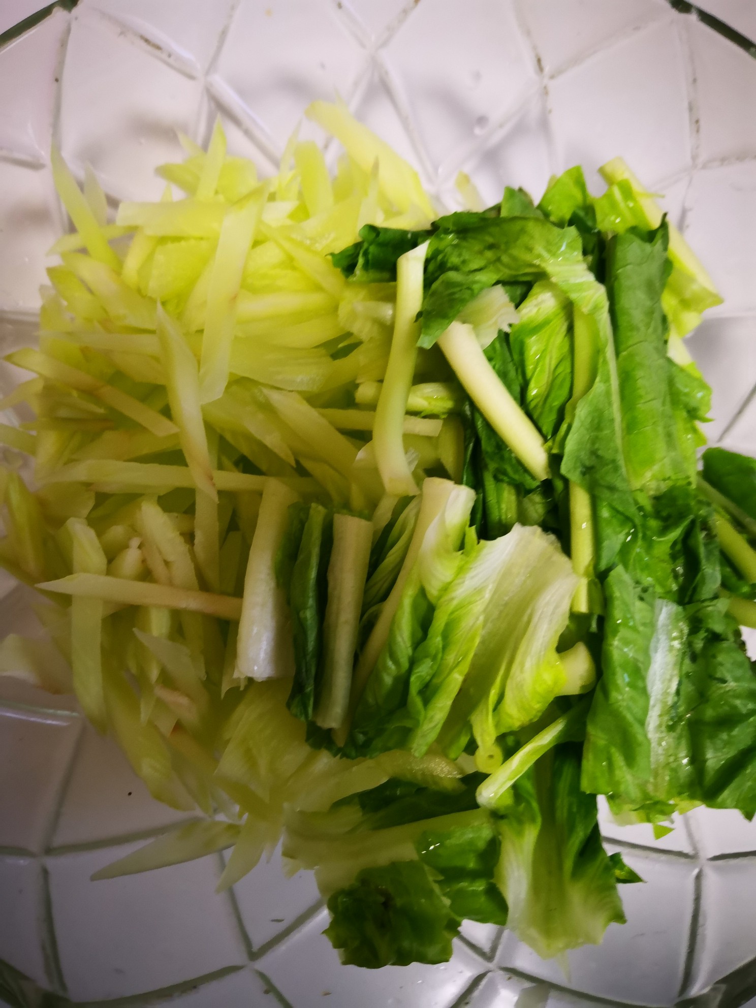 涼拌青筍絲的做法-家常味拌菜譜