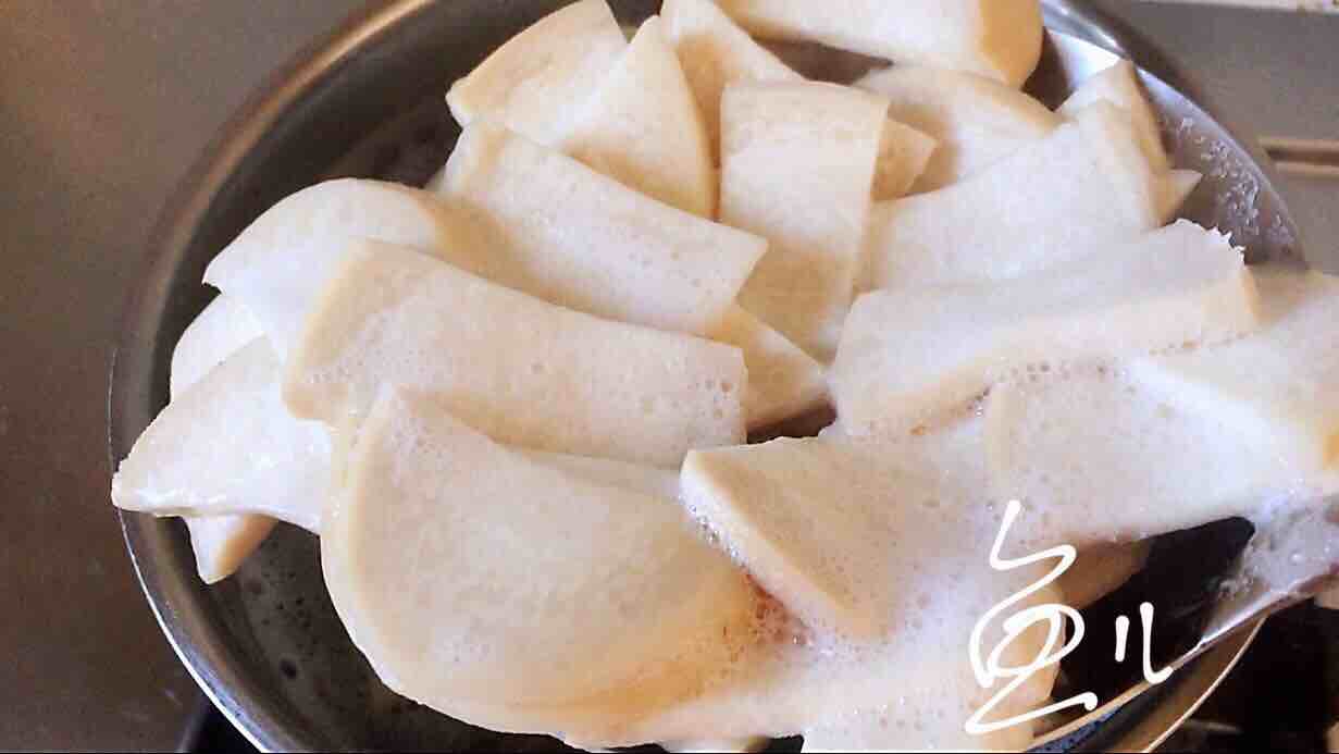 教你杏鮑菇新吃法，上桌就被搶光了！的做法-家常味炒菜譜