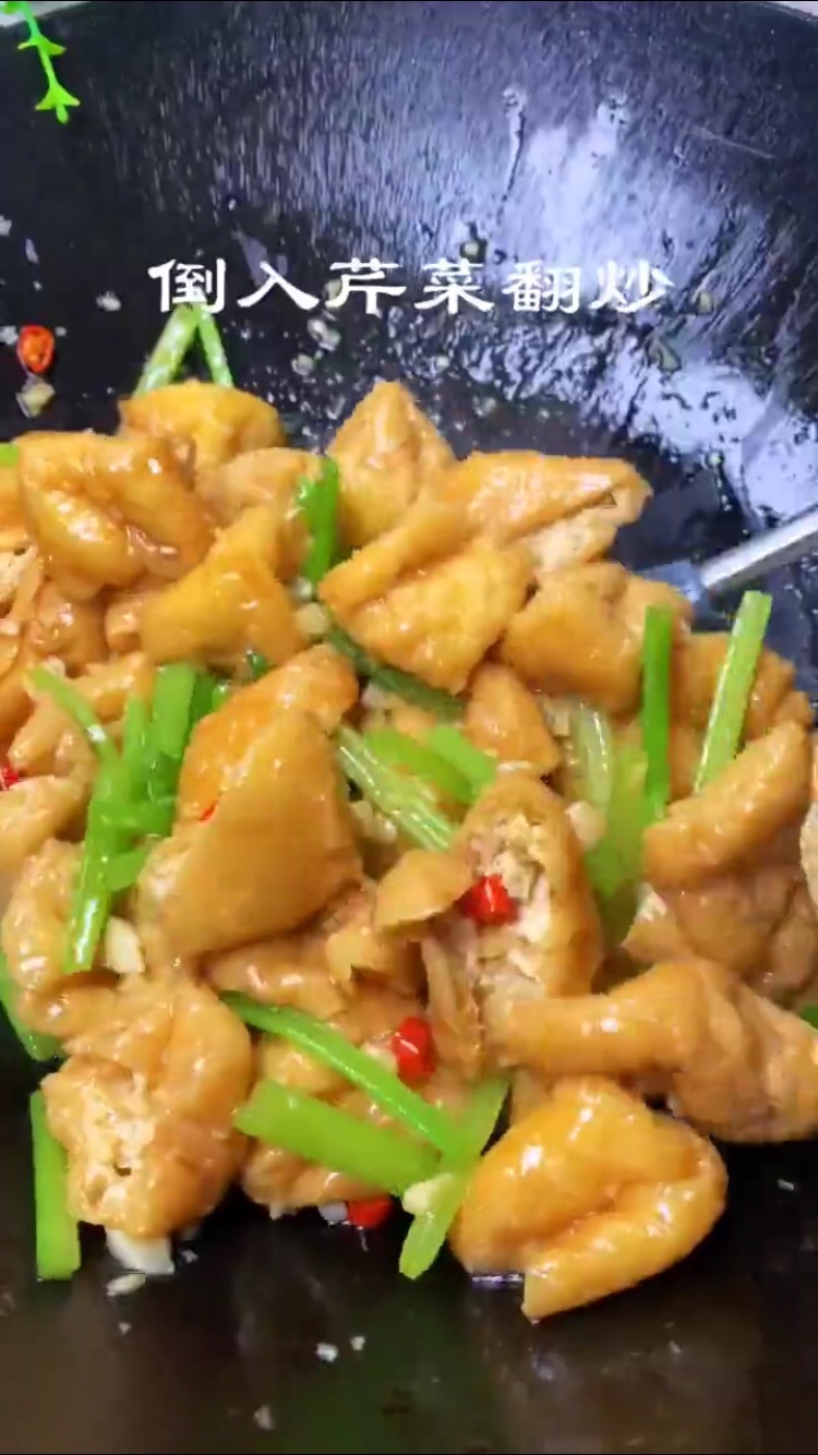 油豆腐的做法-家常味炒菜譜