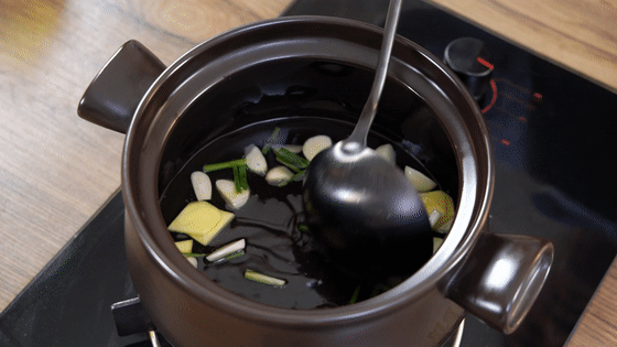 茶油燜雞【孔老師教做菜】的做法-家常味燜菜譜