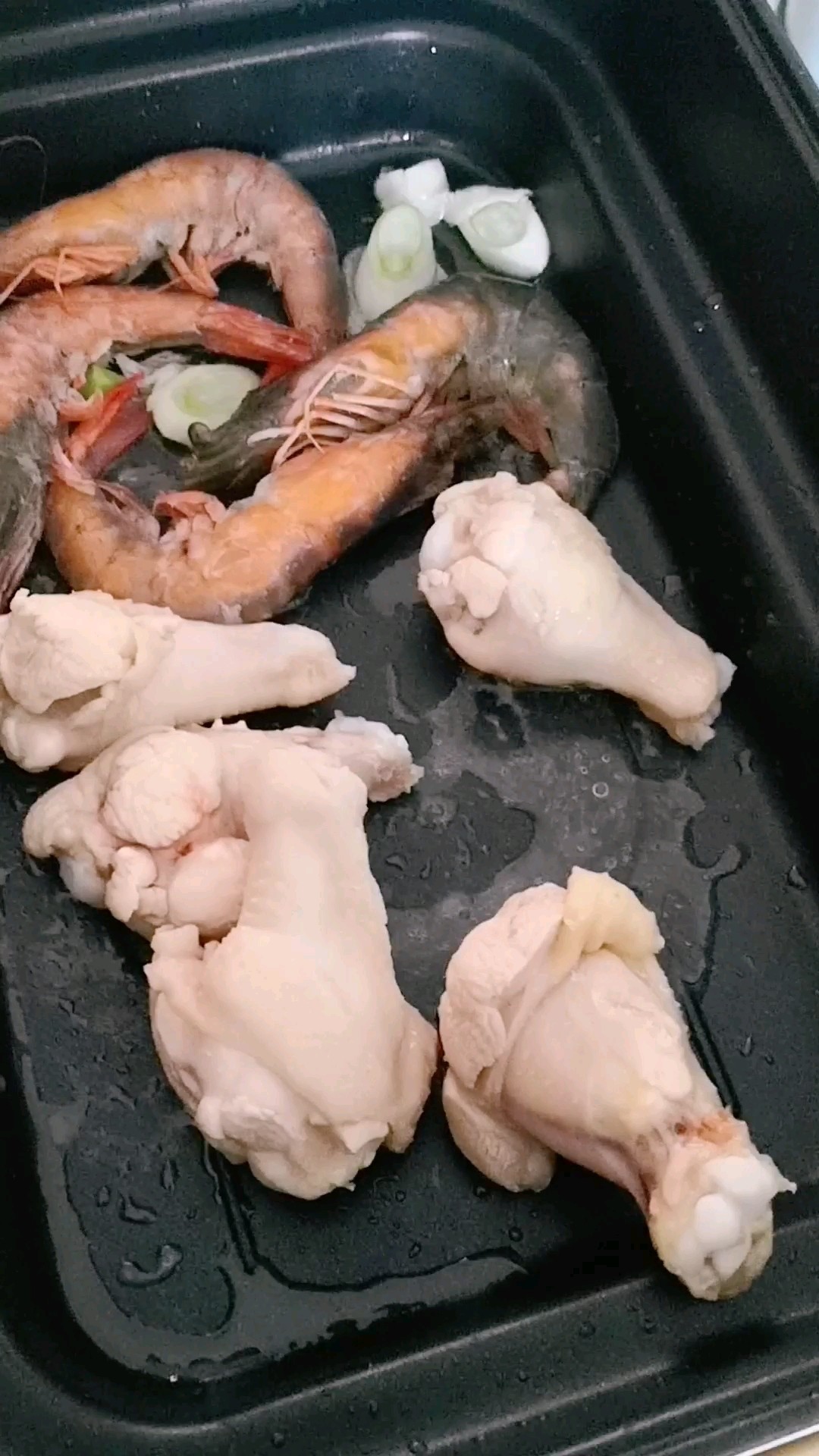 有肉有菜有海鮮，熱乎乎滿口留香的做法-咸鮮味煮菜譜