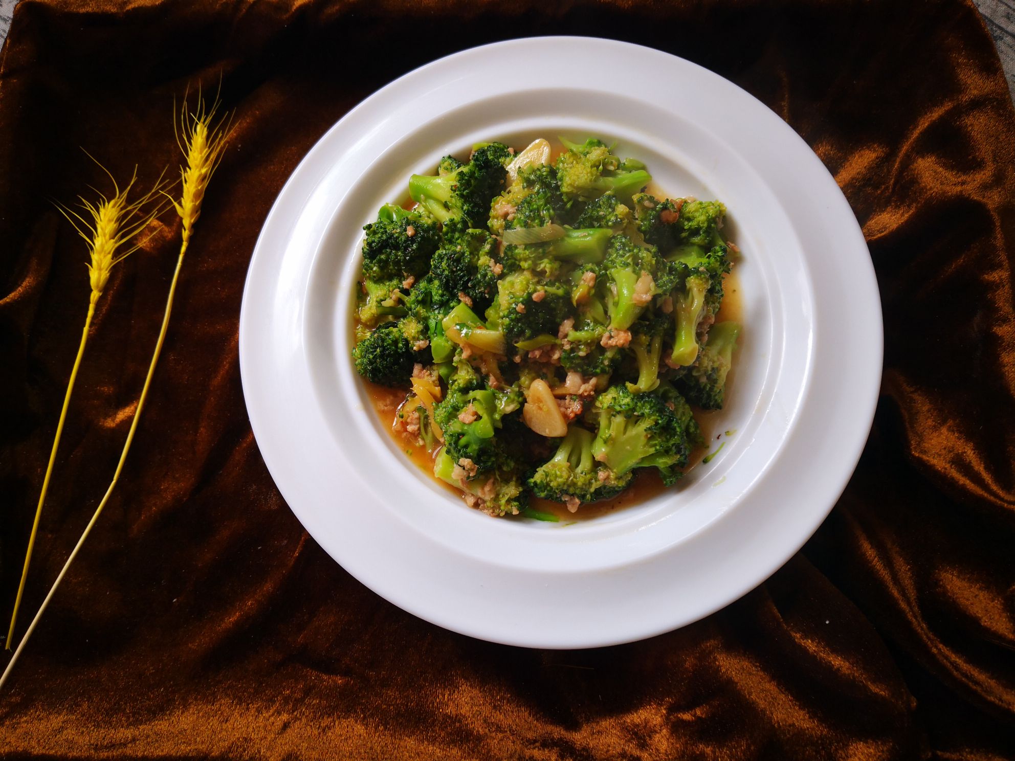 肉餡西蘭花的做法-家常味炒菜譜-易網健康養生網 肉餡西蘭花的做法-家常味炒菜譜