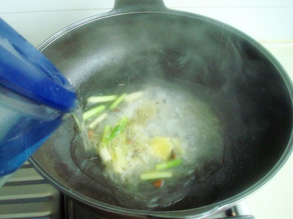 黑白菜寬粉燉腐竹的做法-咸鮮味燉菜譜-易網健康養生網 黑白菜寬粉燉腐竹的做法-咸鮮味燉菜譜