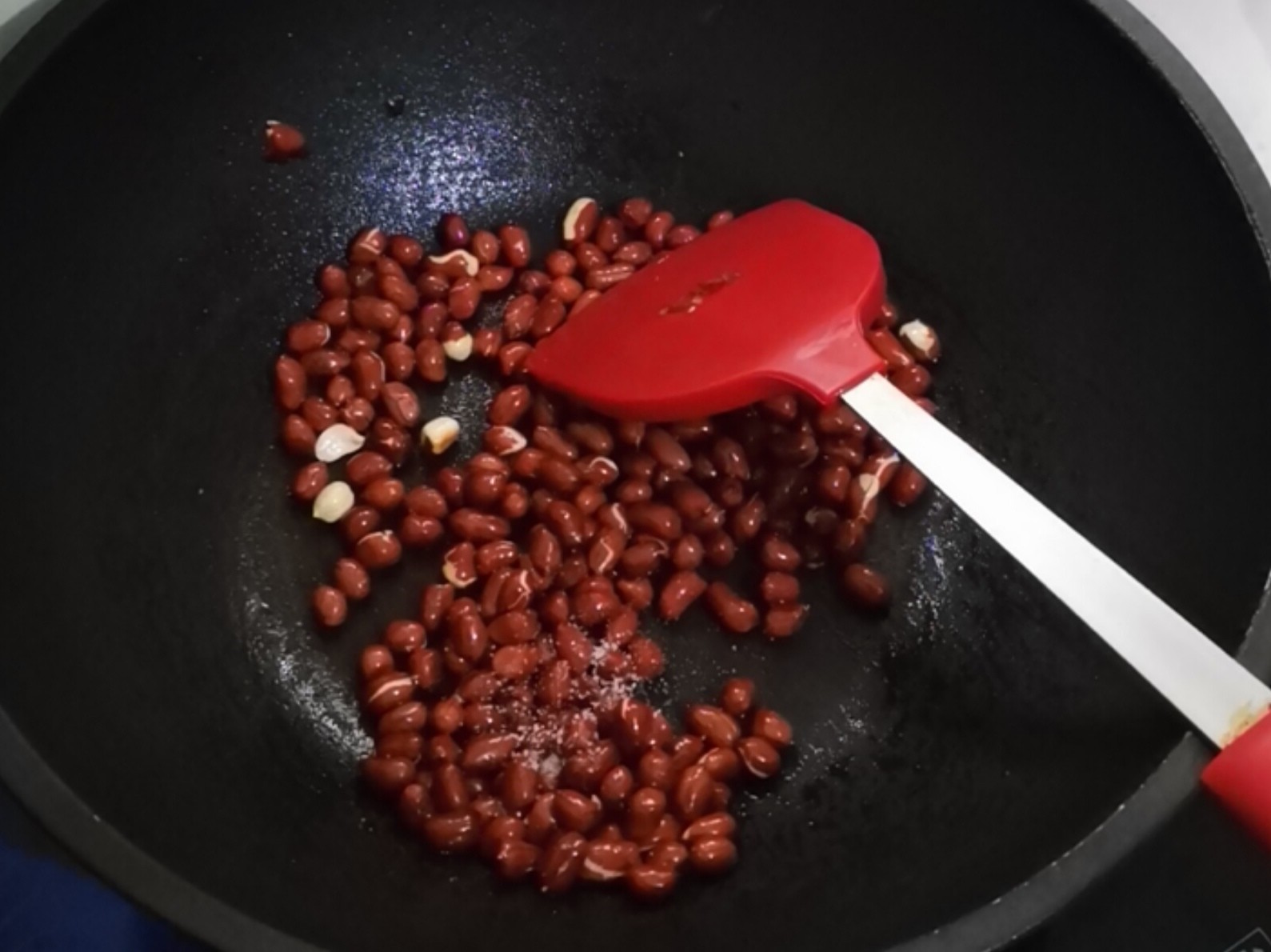 這樣炸花生米，香脆又不糊的做法-咸鮮味炒菜譜