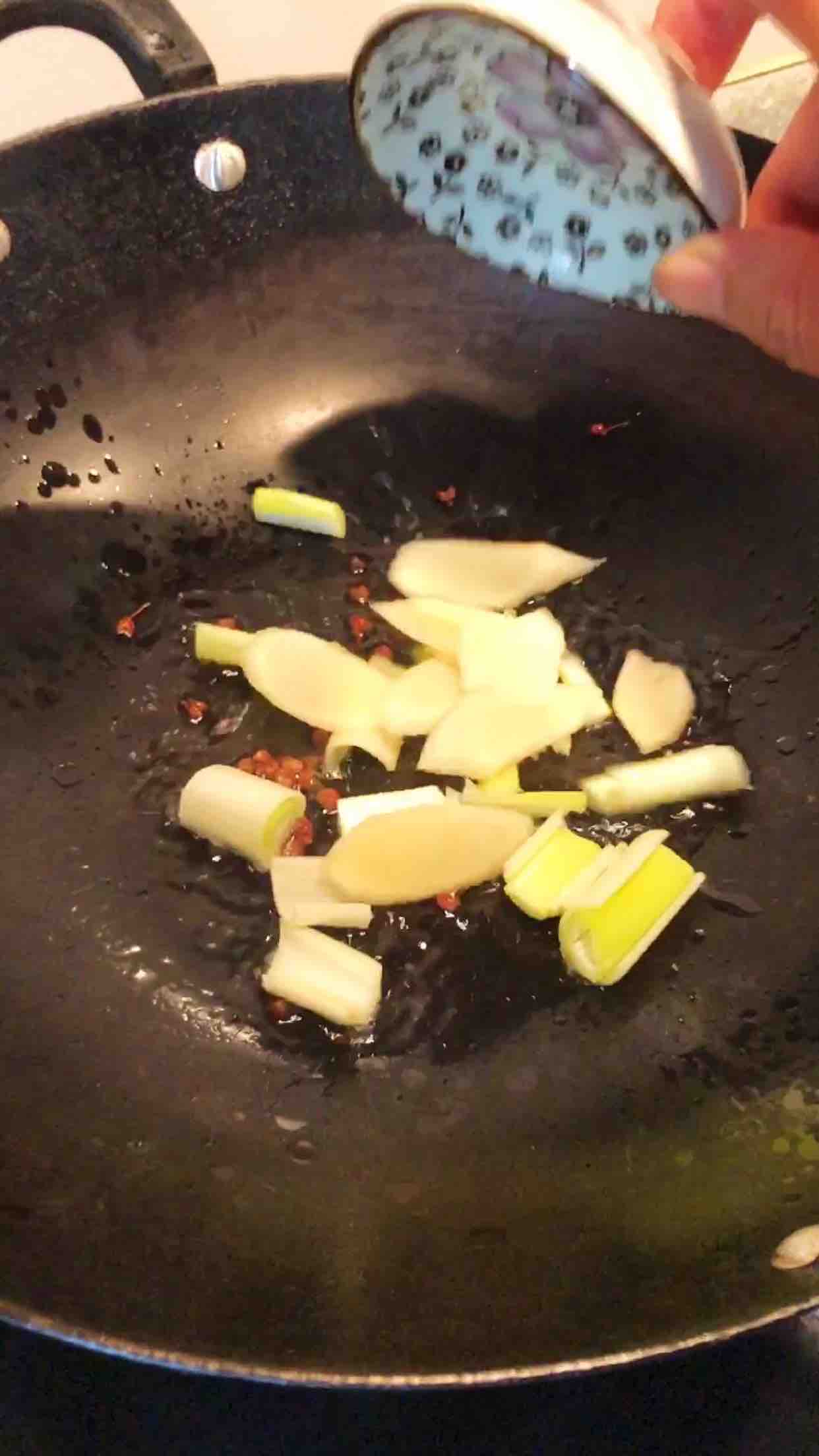 海魚燉豆腐的做法-咸鮮味燉菜譜