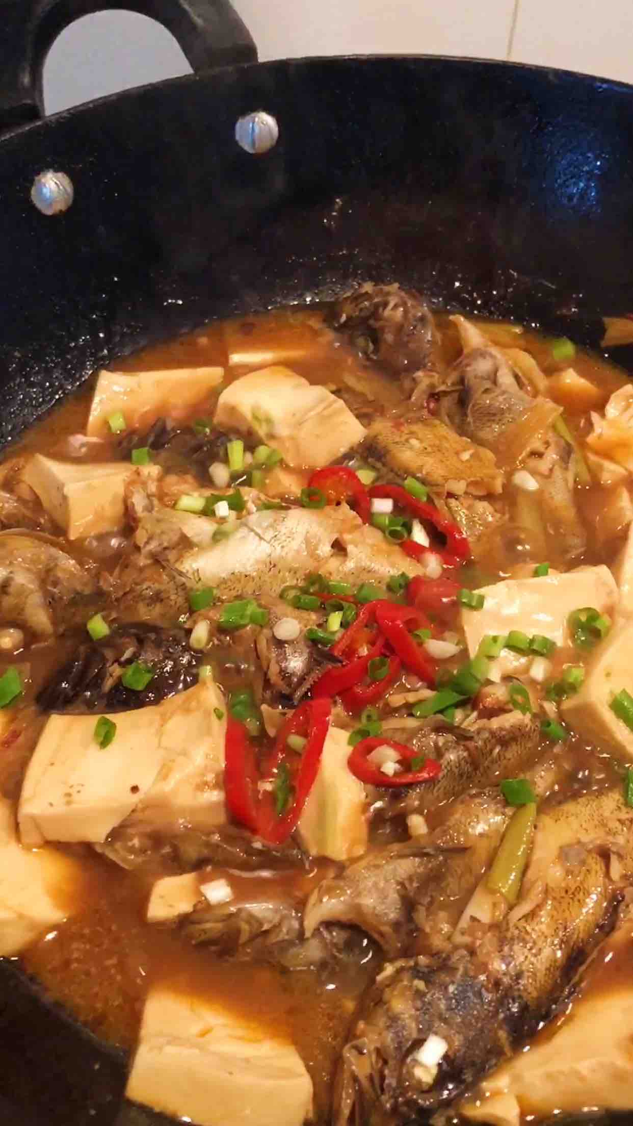 海魚燉豆腐的做法-咸鮮味燉菜譜-易網健康養生網 海魚燉豆腐的做法-咸鮮味燉菜譜