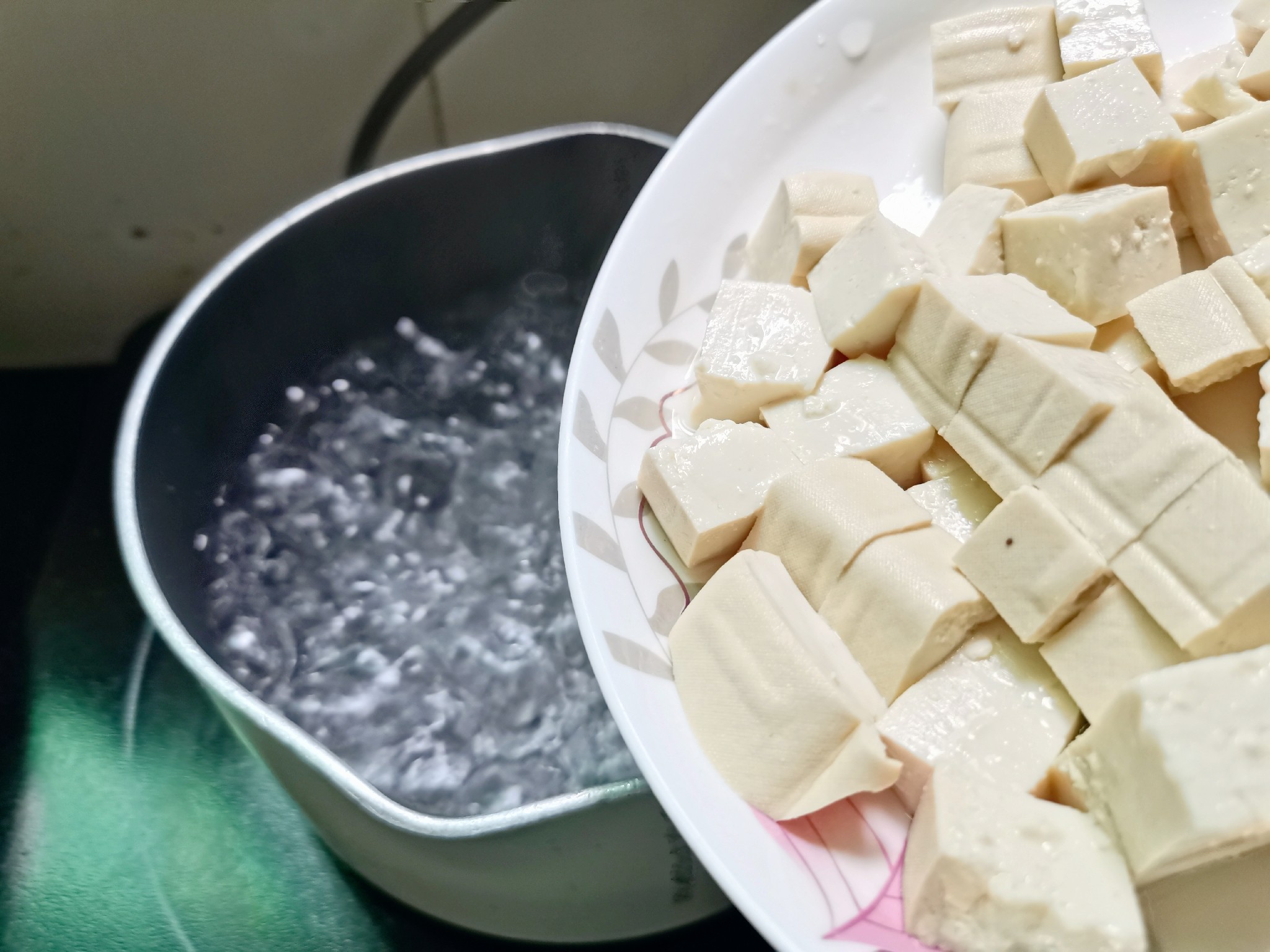 小蔥拌豆腐的做法-家常味拌菜譜