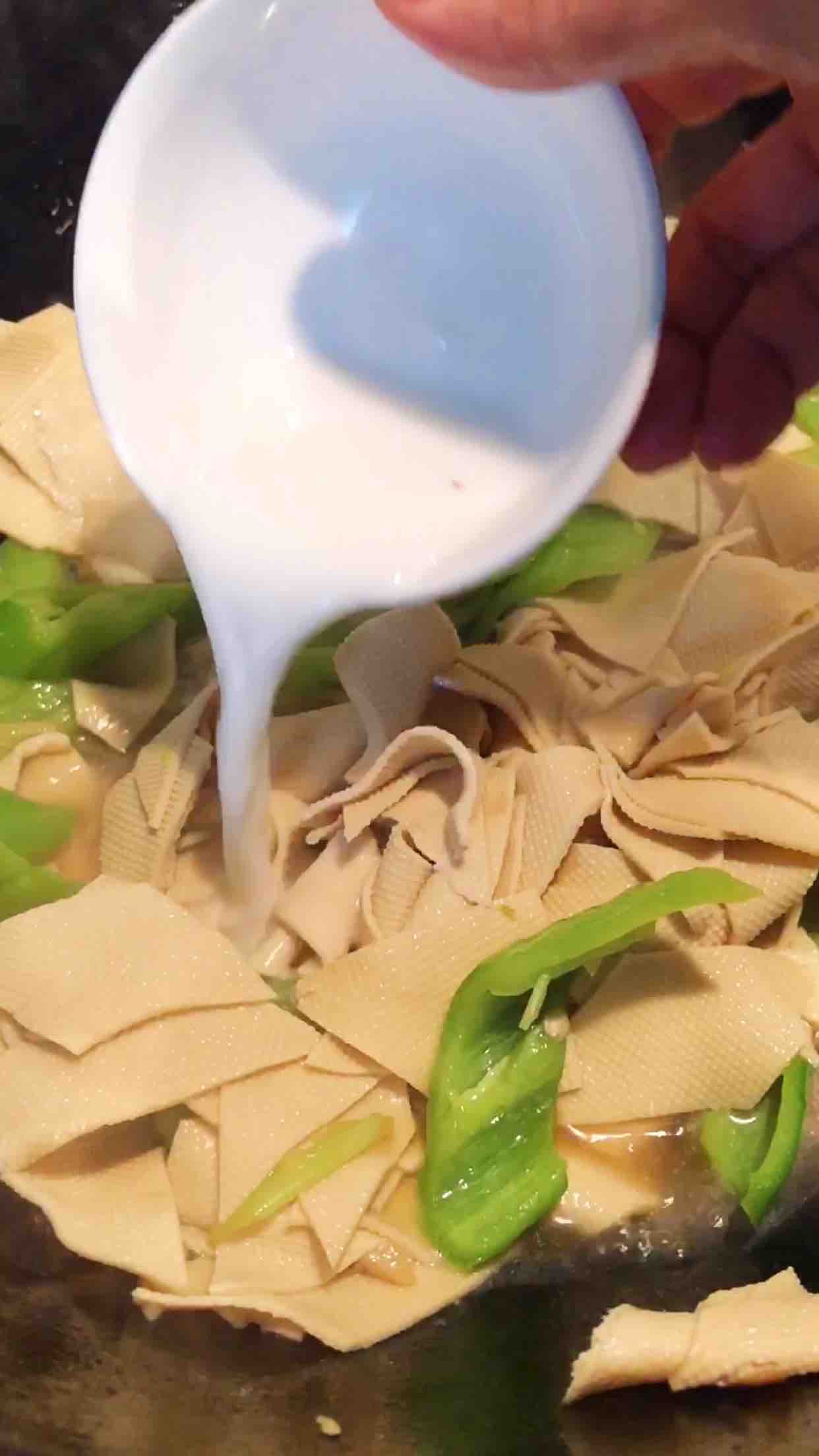 豆皮好吃做法的做法-香辣味炒菜譜