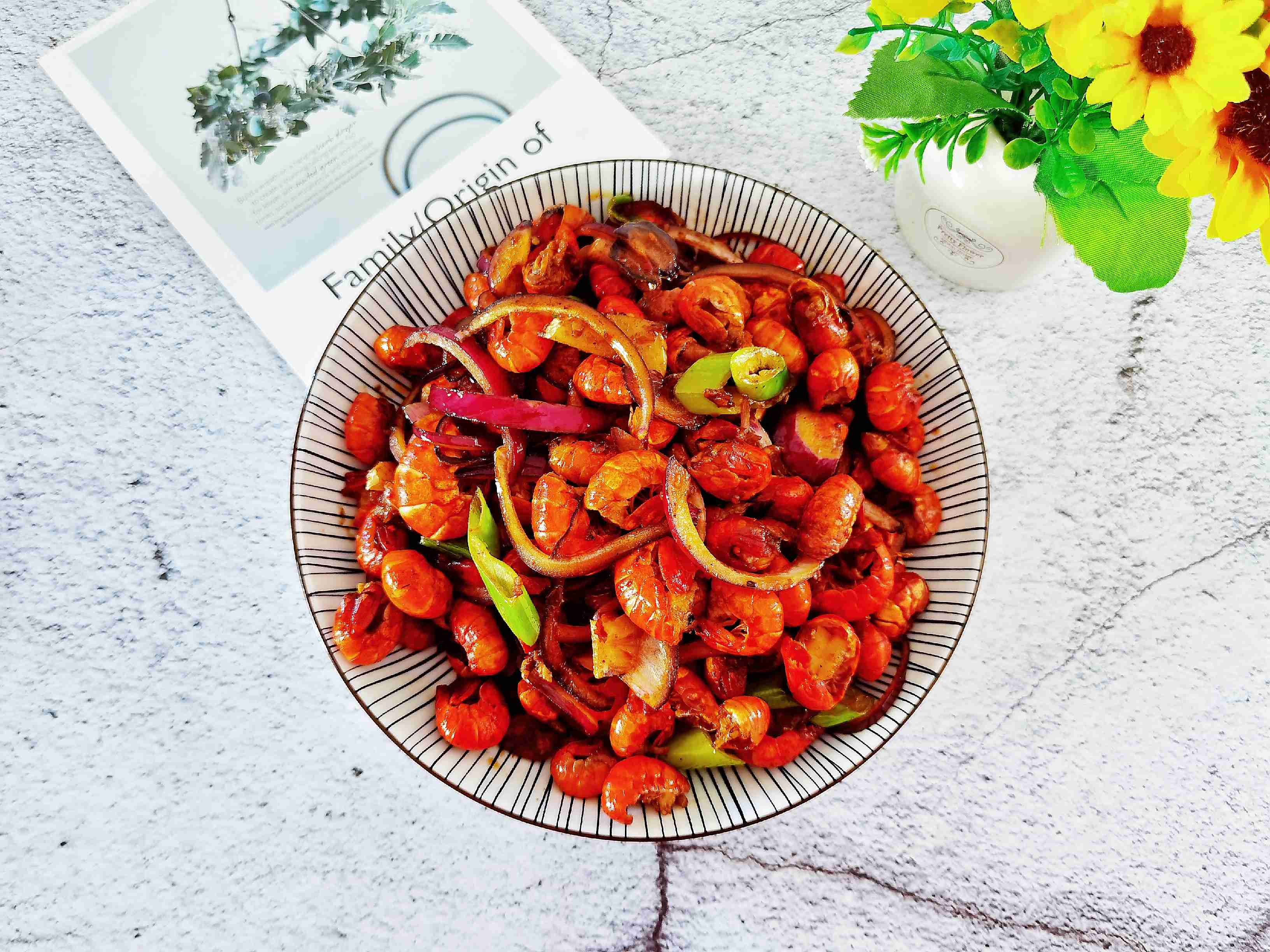 廚房小白零失敗版家常炒-蒜蓉蝦尾,只要1種料,搞定1大盤蝦尾的做法-咸鮮味炒菜譜-易網(wǎng)健康養(yǎng)生網(wǎng) 廚房小白零失敗版家常炒-蒜蓉蝦尾,只要1種料,搞定1大盤蝦尾的做法-咸鮮味炒菜譜