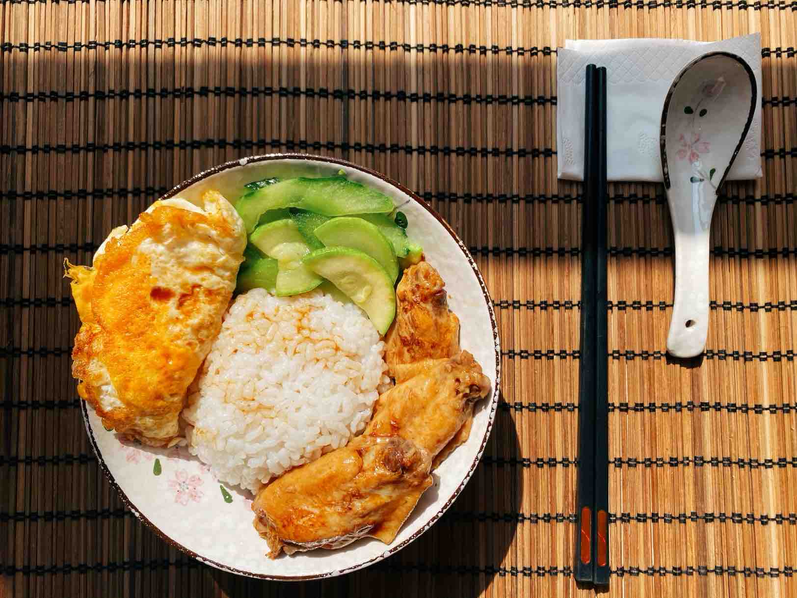 鹵水雞翅飯的做法-家常味煮菜譜-易網健康養生網 鹵水雞翅飯的做法-家常味煮菜譜