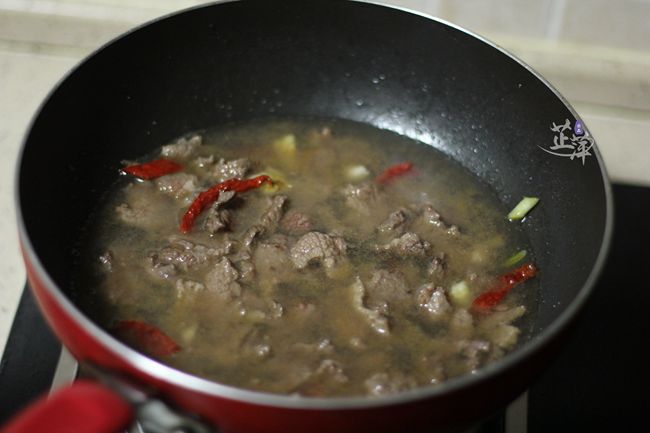 金湯水煮牛肉的做法-酸辣味炒菜譜