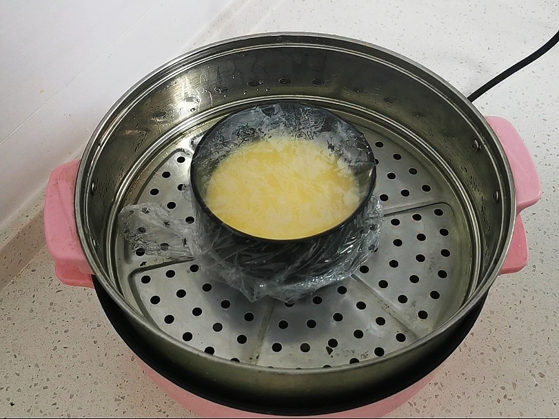 蒸水蛋香滑軟嫩的關(guān)鍵是雞蛋與水的比例,一個蛋殼就可以搞定的做法-咸鮮味蒸菜譜-易網(wǎng)健康養(yǎng)生網(wǎng) 蒸水蛋香滑軟嫩的關(guān)鍵是雞蛋與水的比例,一個蛋殼就可以搞定的做法-咸鮮味蒸菜譜