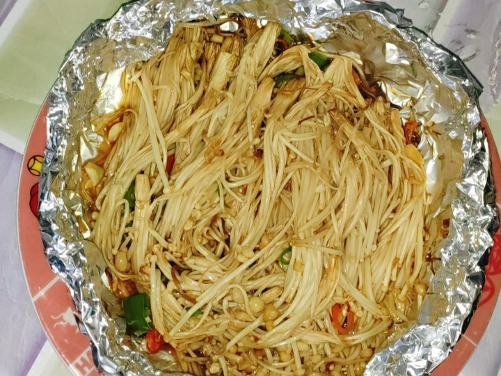 不放鹽的錫紙金針菇的做法-酸辣味燒菜譜
