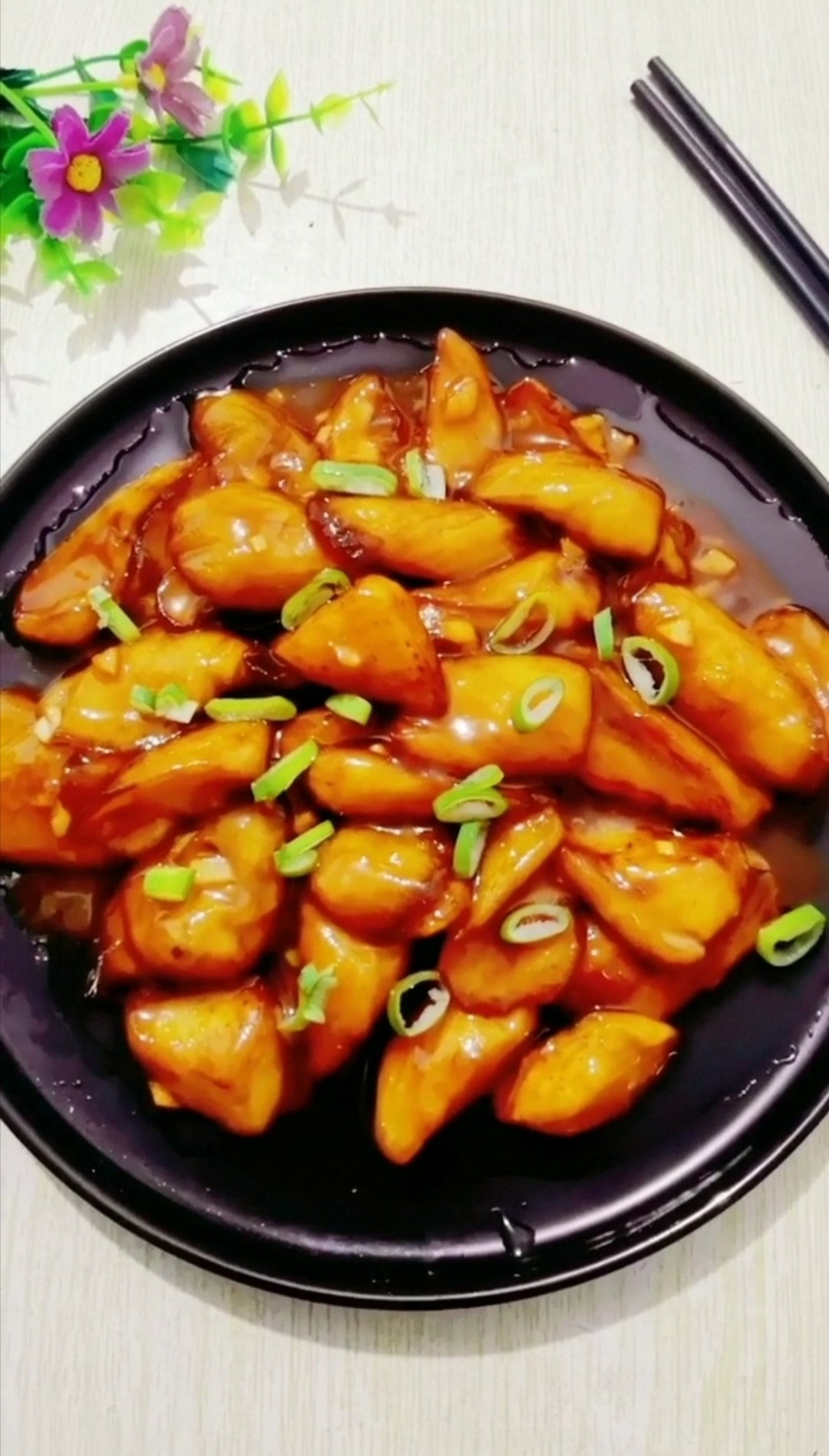 紅燒茄子的做法-咸鮮味燒菜譜-易網健康養生網 紅燒茄子的做法-咸鮮味燒菜譜