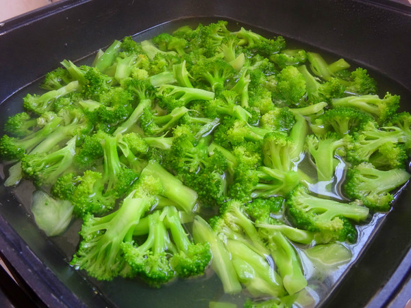 西蘭花拌紅薯粉的做法-香辣味拌菜譜-易網健康養生網 西蘭花拌紅薯粉的做法-香辣味拌菜譜