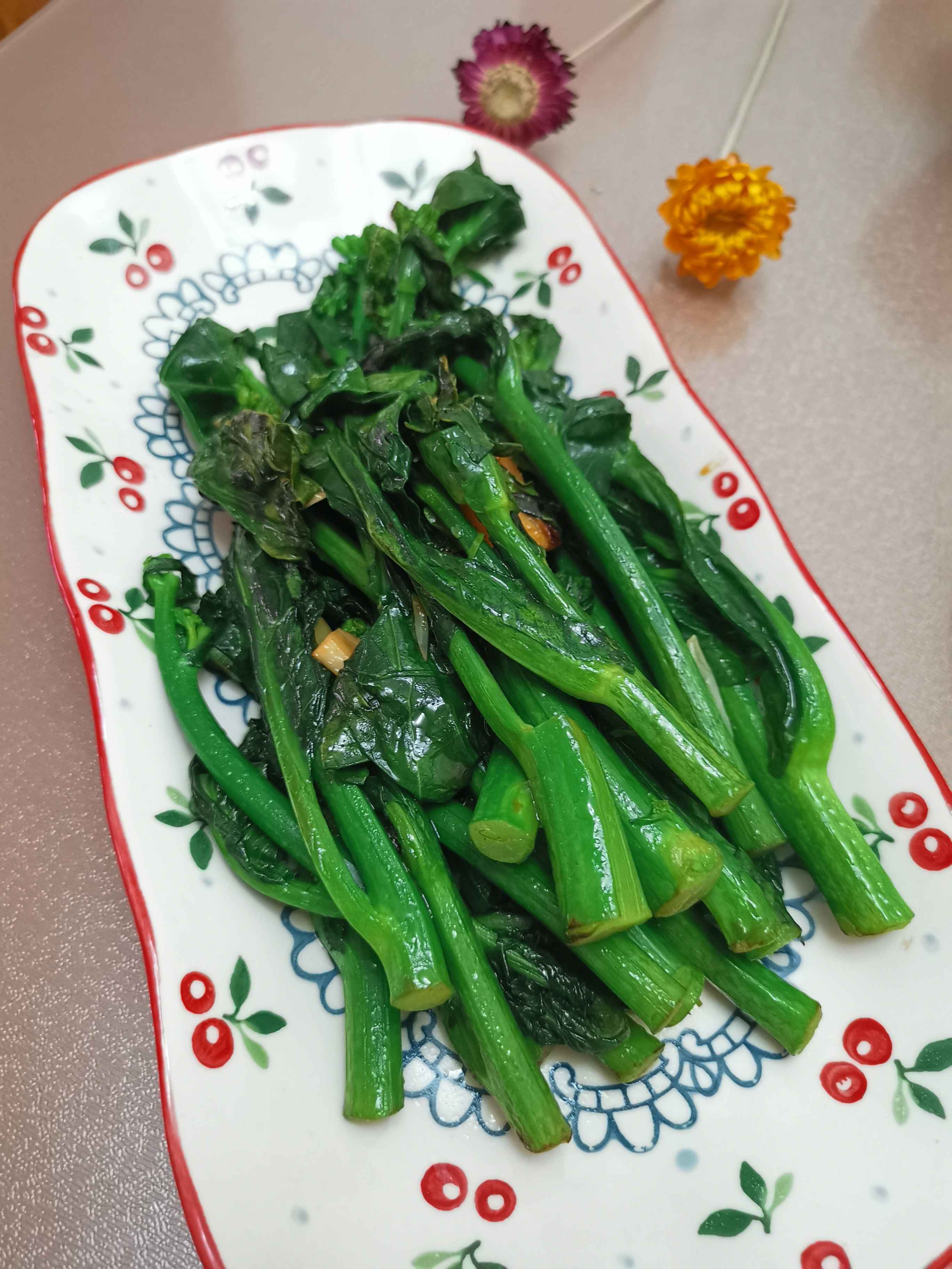 大蒜炒芥蘭的做法-家常味炒菜譜-易網健康養生網 大蒜炒芥蘭的做法-家常味炒菜譜