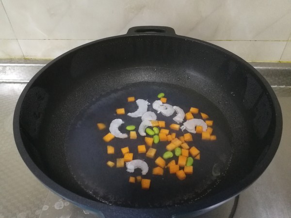 毛豆胡蘿卜蝦仁水蒸蛋的做法-咸鮮味蒸菜譜