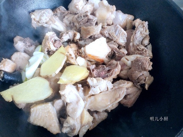 大盤雞的做法-家常味燉菜譜-易網健康養生網 大盤雞的做法-家常味燉菜譜