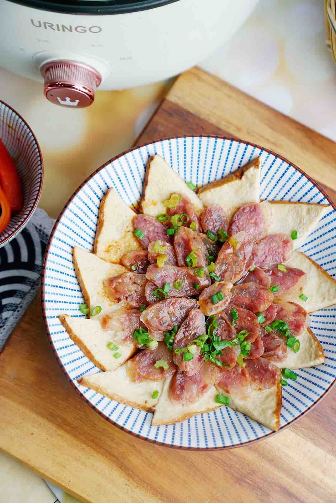 香干子蒸臘腸的做法-家常味蒸菜譜-易網(wǎng)健康養(yǎng)生網(wǎng) 香干子蒸臘腸的做法-家常味蒸菜譜