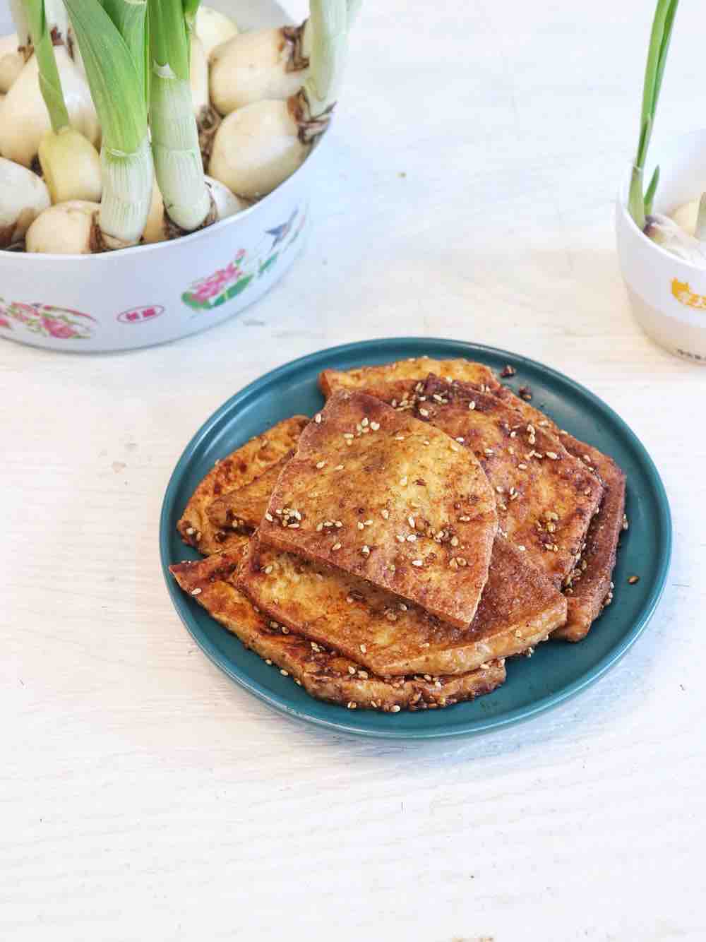 煎豆腐的做法-家常味煎菜譜-易網(wǎng)健康養(yǎng)生網(wǎng) 煎豆腐的做法-家常味煎菜譜