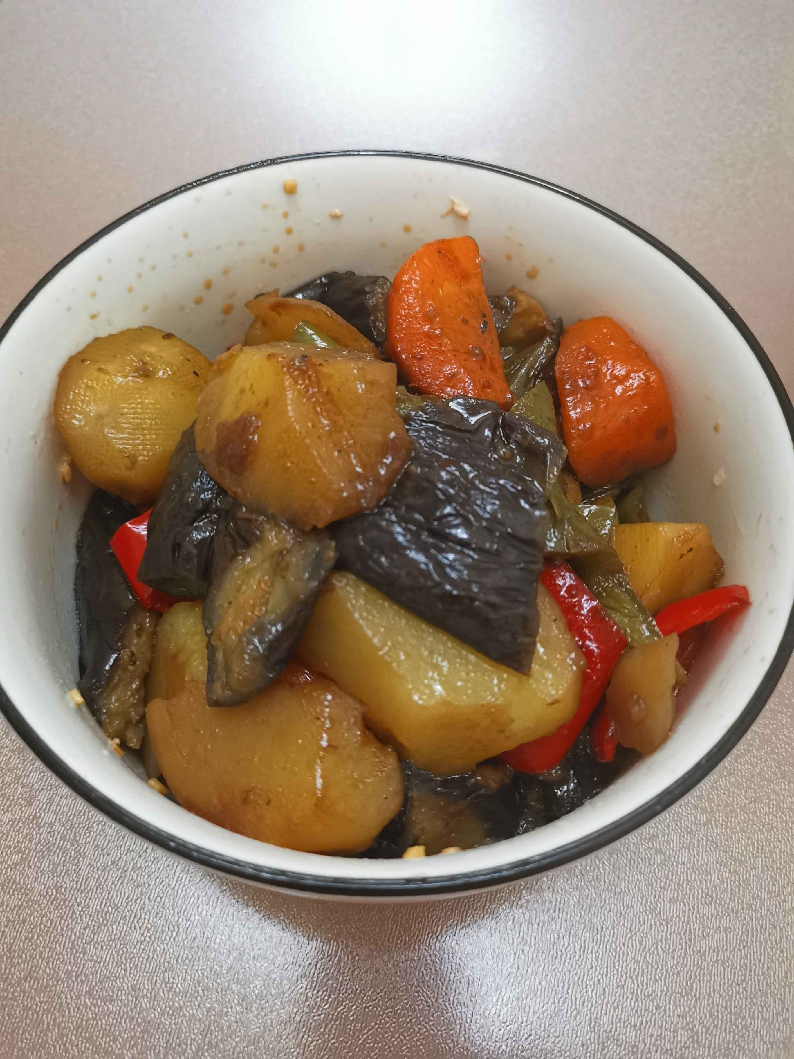 多了胡蘿卜的地三鮮的做法-家常味炒菜譜