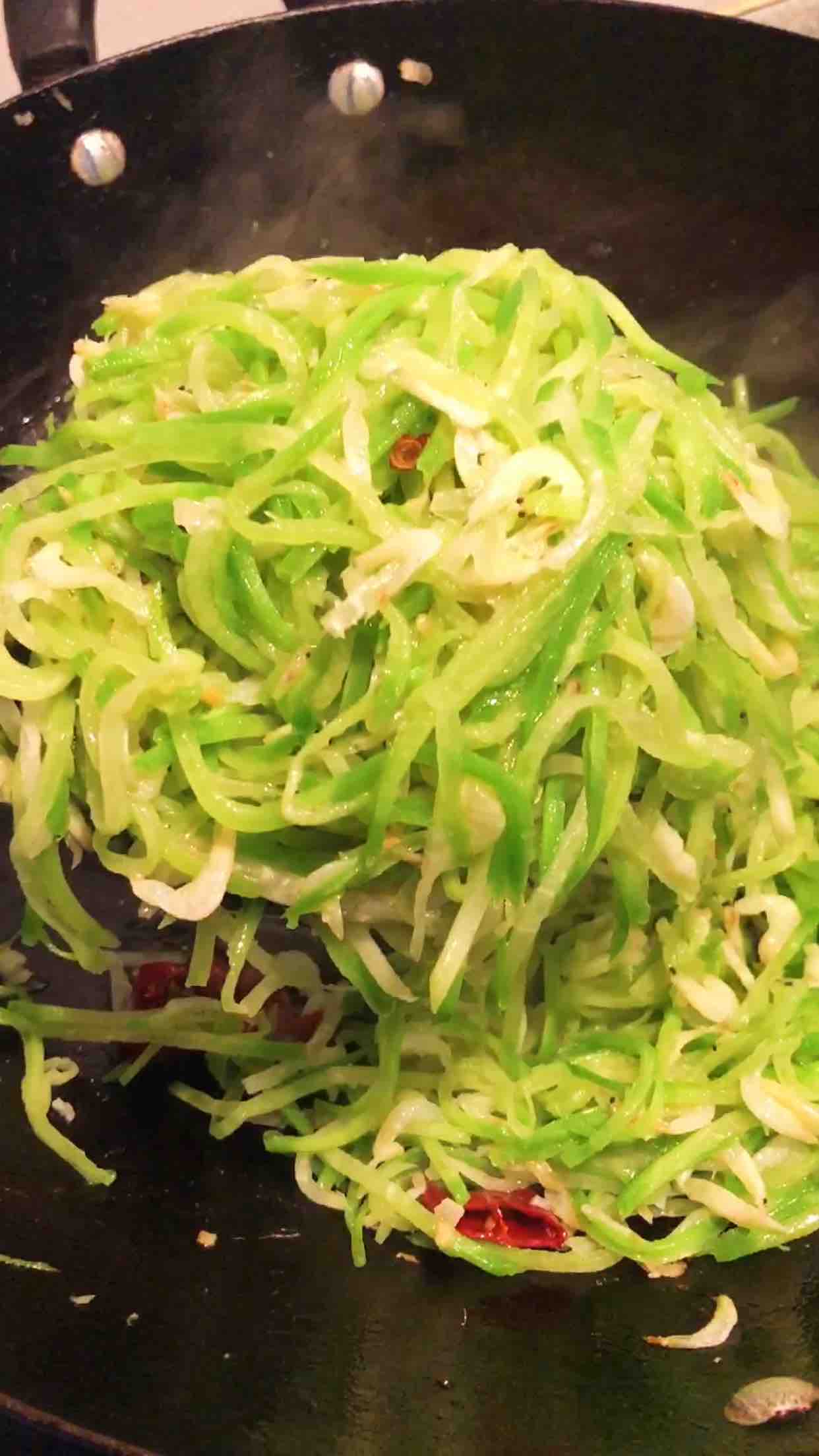 蘿卜絲炒蝦皮的做法-家常味炒菜譜