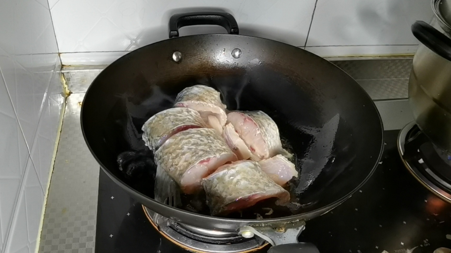 家常侉燉魚，草魚最入味的烹飪方法的做法-咸鮮味燉菜譜