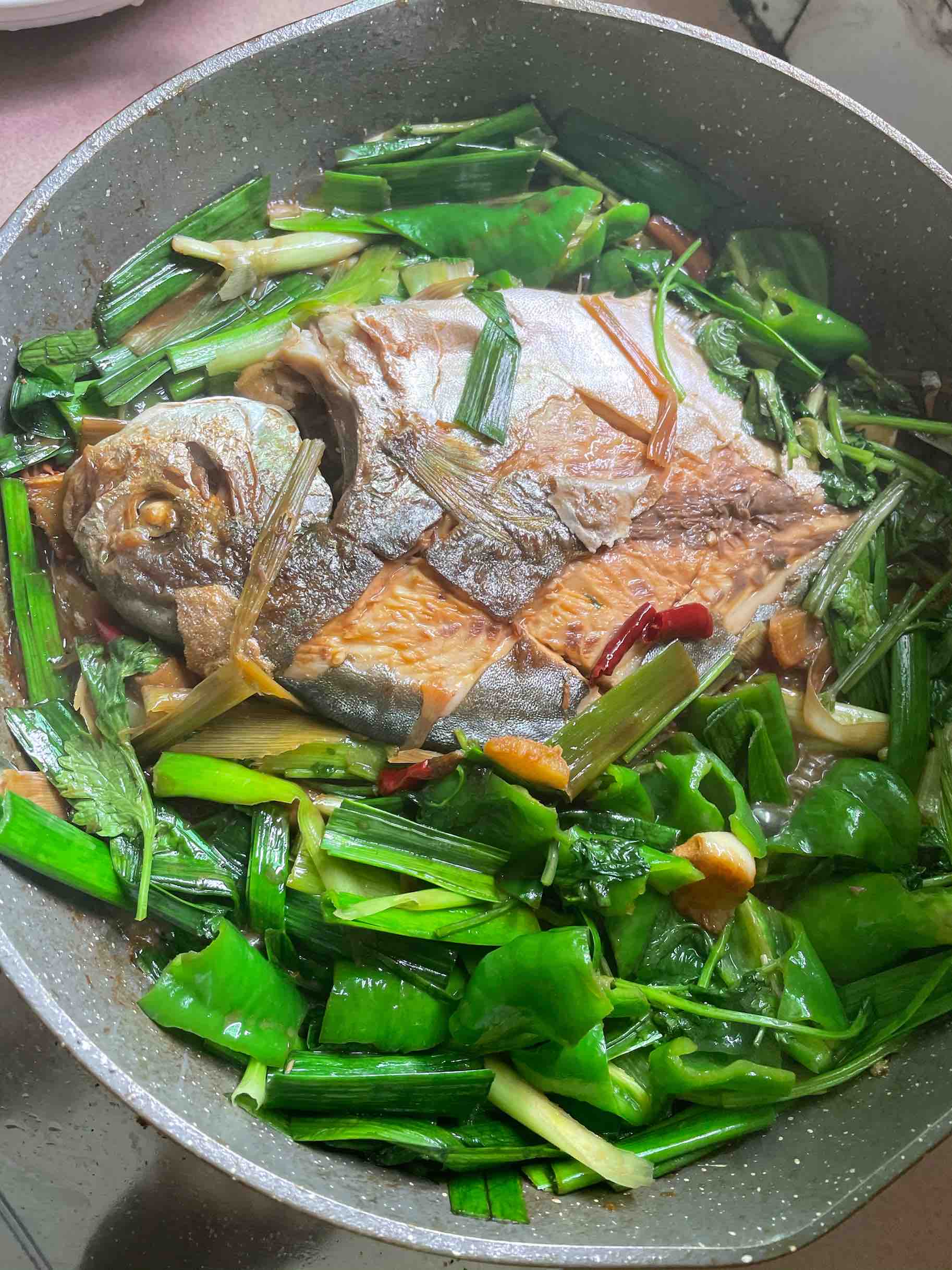 紅燒魚的做法-咸鮮味燒菜譜-易網(wǎng)健康養(yǎng)生網(wǎng) 紅燒魚的做法-咸鮮味燒菜譜