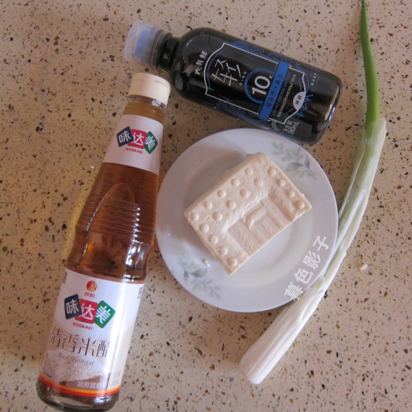 清淡可口蒸豆腐的做法-咸鮮味蒸菜譜-易網<a href=http://www.aoa7937.com/ target=_blank class=infotextkey>健康養生</a>網 清淡可口蒸豆腐的做法-咸鮮味蒸菜譜