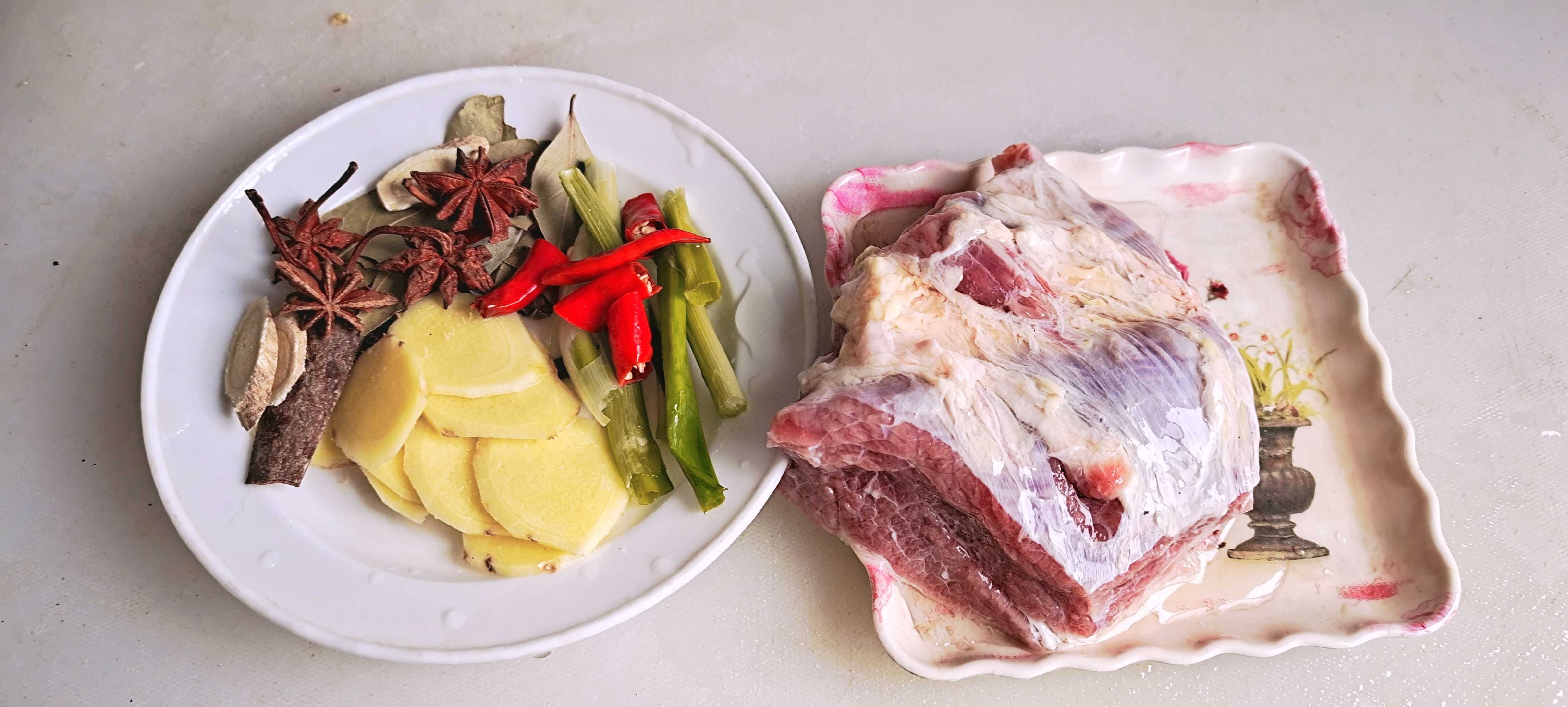 冬季牛肉這樣做,暖身暖胃又滋補…紅燜牛肉鍋的做法-咸鮮味燜菜譜-易網<a href=http://www.aoa7937.com/ target=_blank class=infotextkey>健康養生</a>網 冬季牛肉這樣做,暖身暖胃又滋補…紅燜牛肉鍋的做法-咸鮮味燜菜譜