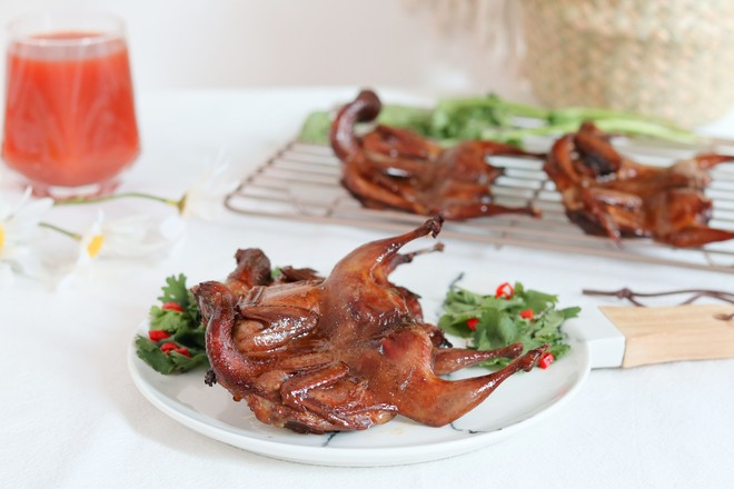 烤鵪鶉的做法-蒜香味烤菜譜-易網(wǎng)健康養(yǎng)生網(wǎng) 烤鵪鶉的做法-蒜香味烤菜譜