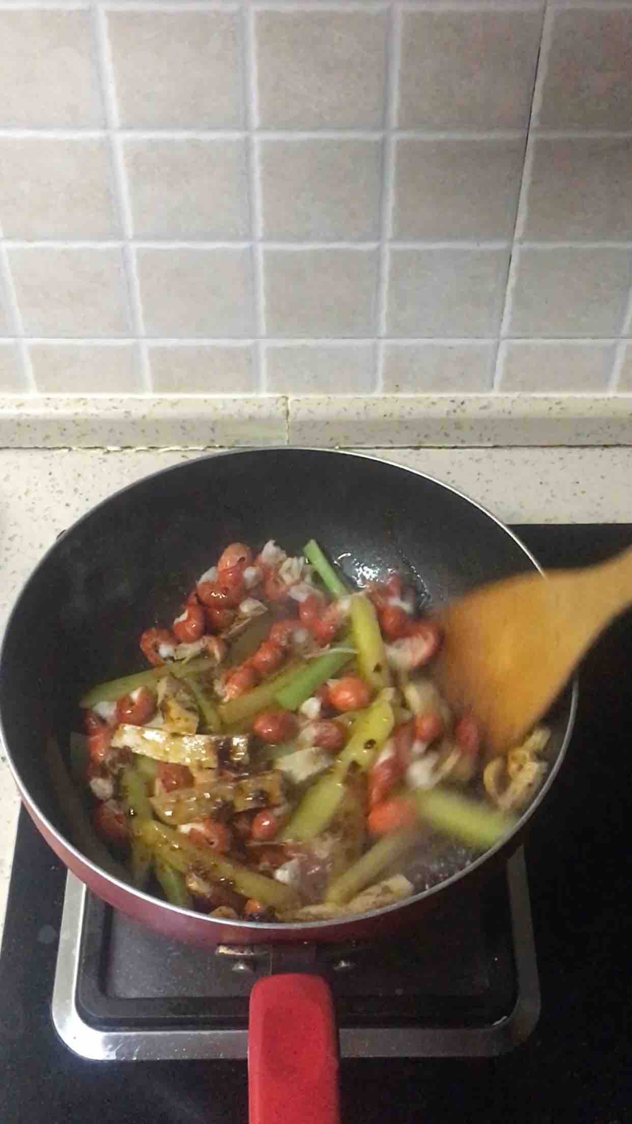 小龍蝦麻辣香鍋的做法-香辣味炒菜譜