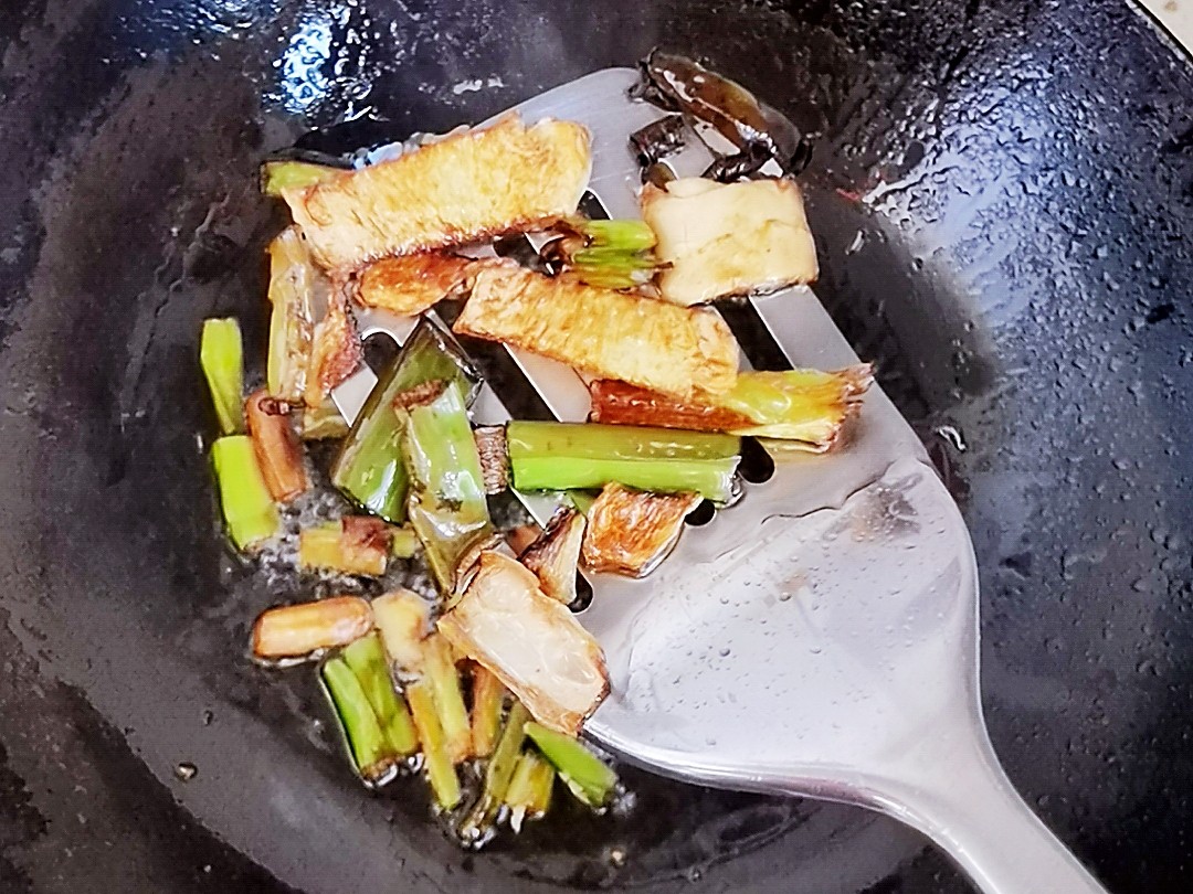 懶人版蔥油雞腿,做法簡單,鮮嫩多汁超下飯的做法-咸鮮味燉菜譜-易網(wǎng)健康養(yǎng)生網(wǎng) 懶人版蔥油雞腿,做法簡單,鮮嫩多汁超下飯的做法-咸鮮味燉菜譜