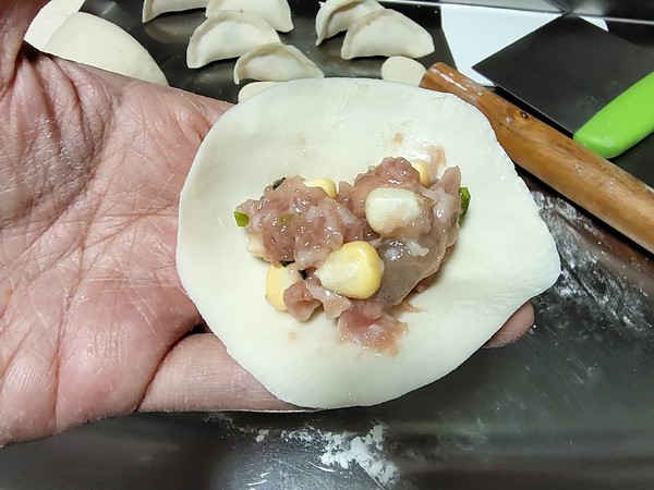 蝦仁玉米豬肉蒸餃的做法-咸鮮味蒸菜譜-易網健康養生網 蝦仁玉米豬肉蒸餃的做法-咸鮮味蒸菜譜