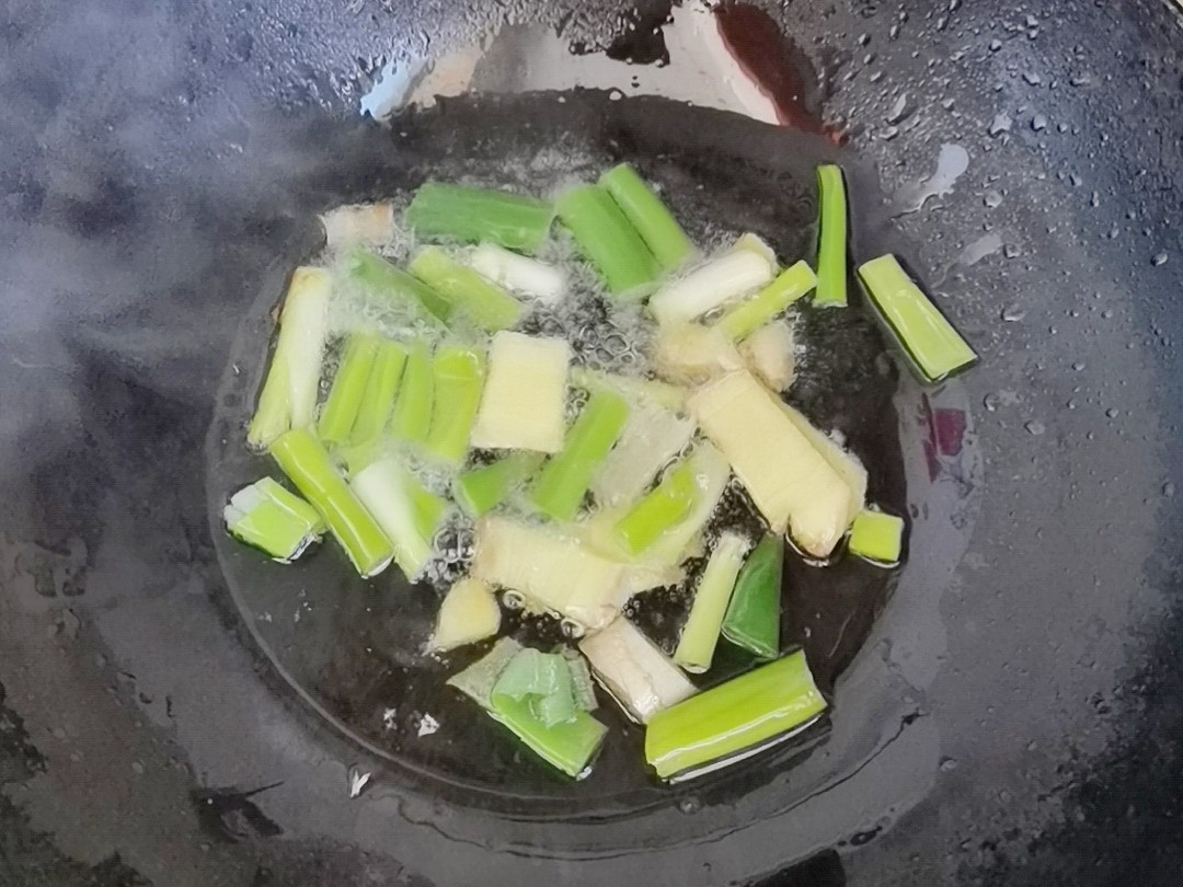 懶人版蔥油雞腿,做法簡單,鮮嫩多汁超下飯的做法-咸鮮味燉菜譜-易網(wǎng)健康養(yǎng)生網(wǎng) 懶人版蔥油雞腿,做法簡單,鮮嫩多汁超下飯的做法-咸鮮味燉菜譜
