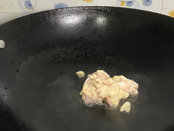 #冬至大如年#板栗燉雞的做法-家常味燉菜譜-易網(wǎng)<a href=http://www.aoa7937.com/ target=_blank class=infotextkey>健康養(yǎng)生</a>網(wǎng) #冬至大如年#板栗燉雞的做法-家常味燉菜譜
