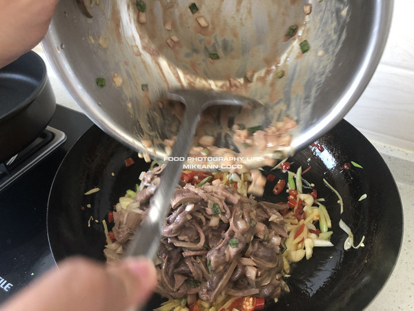 香嫩炒豬肝的做法-家常味炒菜譜-易網健康養生網 香嫩炒豬肝的做法-家常味炒菜譜