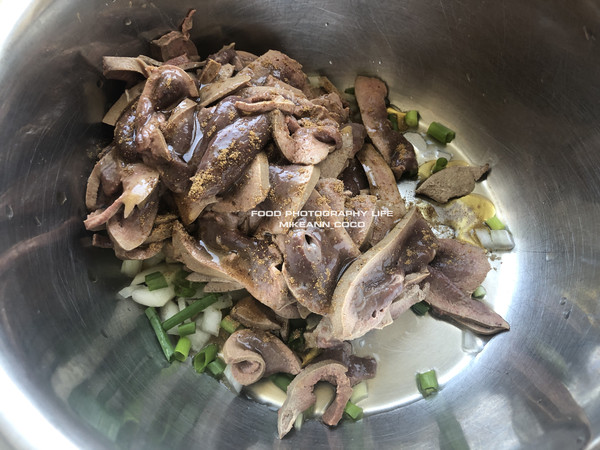 香嫩炒豬肝的做法-家常味炒菜譜-易網健康養生網 香嫩炒豬肝的做法-家常味炒菜譜