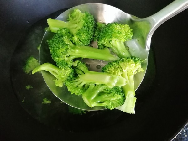 西藍(lán)花圣誕樹(shù)的做法-家常味蒸菜譜-易網(wǎng)健康養(yǎng)生網(wǎng) 西藍(lán)花圣誕樹(shù)的做法-家常味蒸菜譜