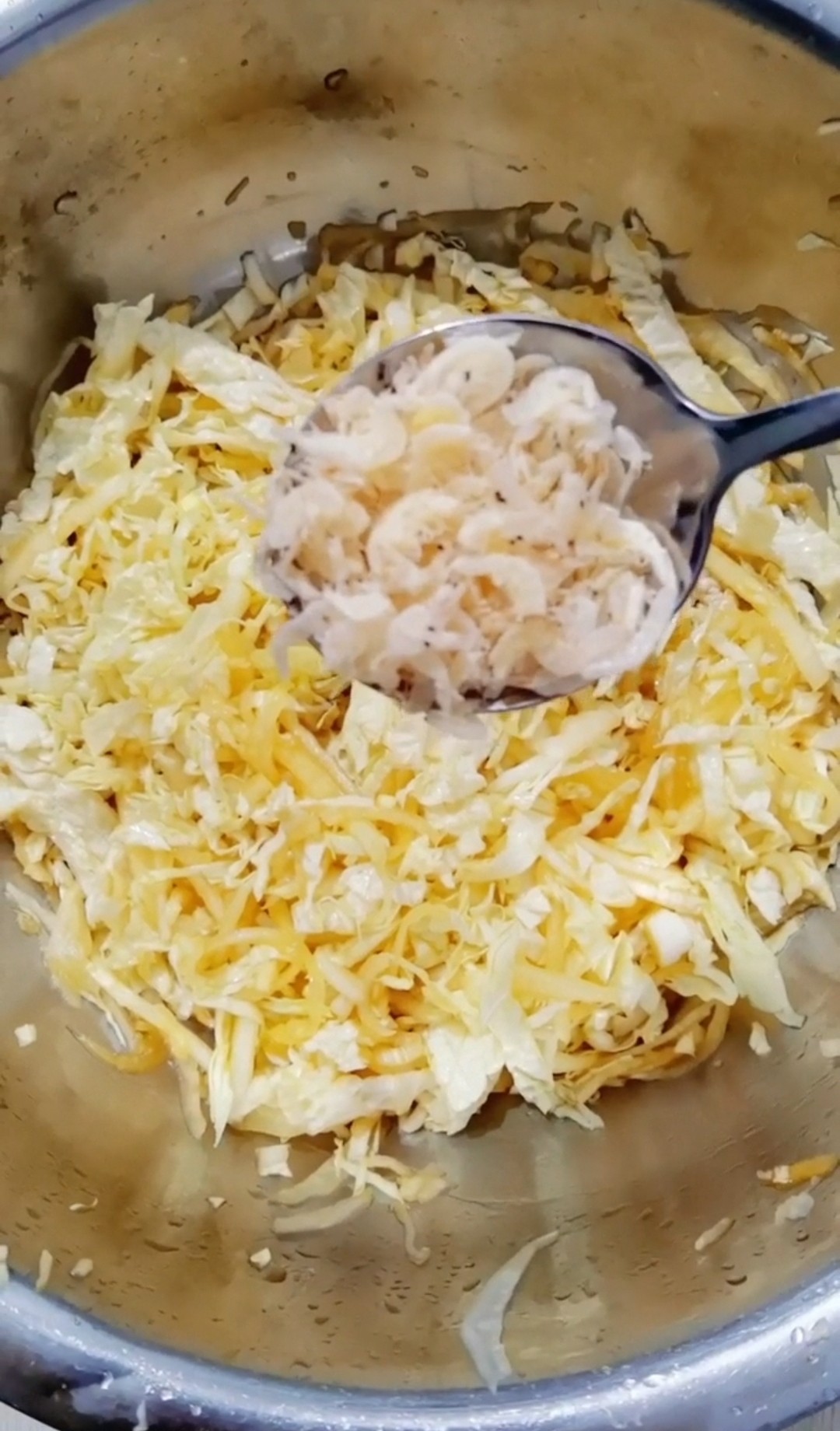 涼拌白菜絲的做法-咸鮮味拌菜譜
