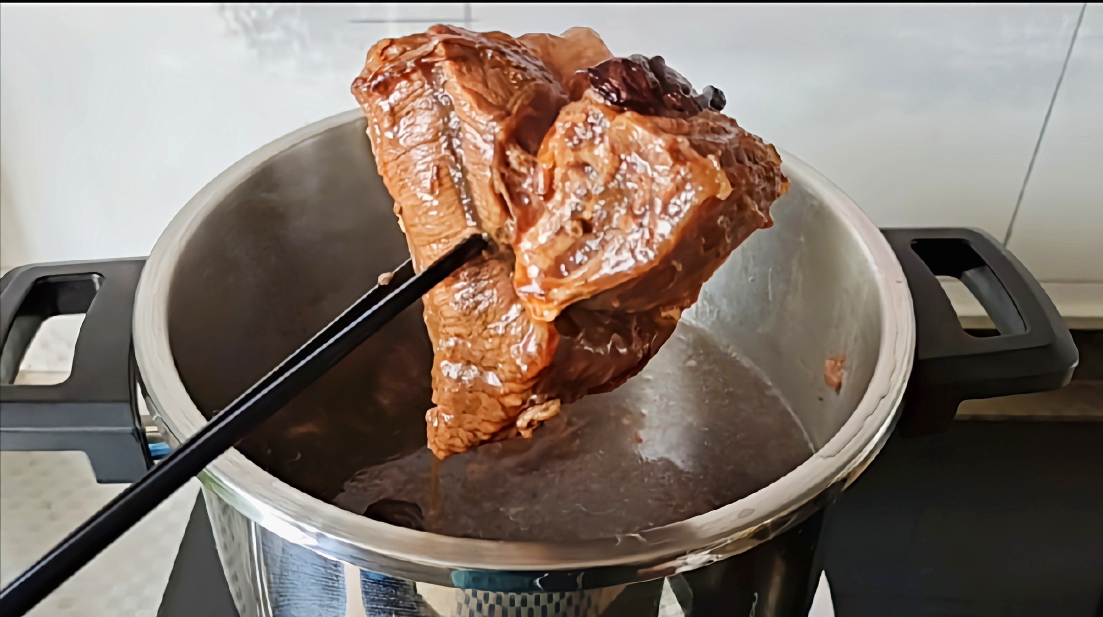#冬至大如年#冬至進補多吃牛肉，懶人做法…鹵牛肉的做法-五香味鹵菜譜