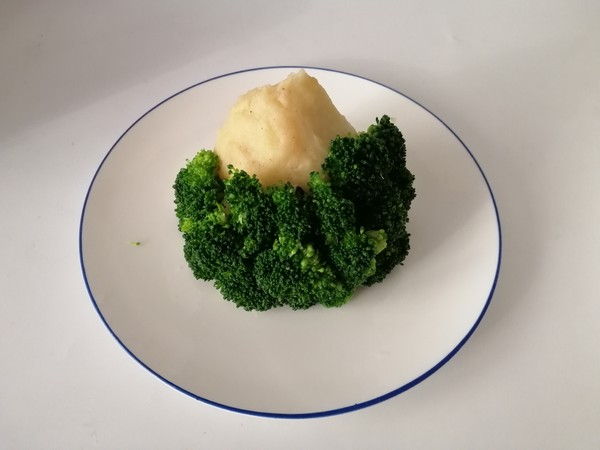 西藍(lán)花圣誕樹(shù)的做法-家常味蒸菜譜-易網(wǎng)健康養(yǎng)生網(wǎng) 西藍(lán)花圣誕樹(shù)的做法-家常味蒸菜譜